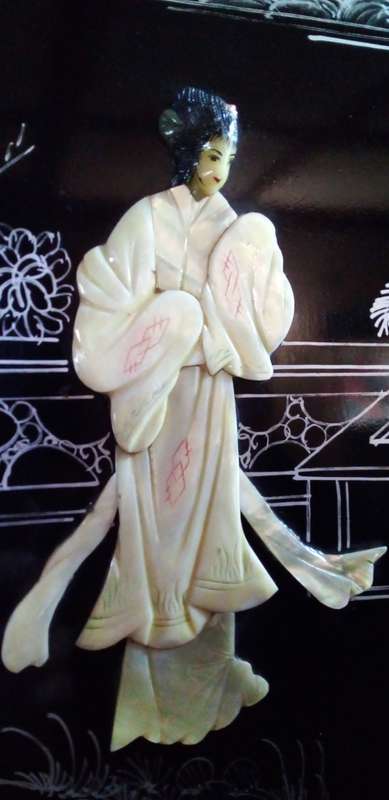WoW AMAZING VINTAGE CHINESE MOTHER OF PEARL WALL PANEL(VALUE R6000) PLEASE READ BELOW.