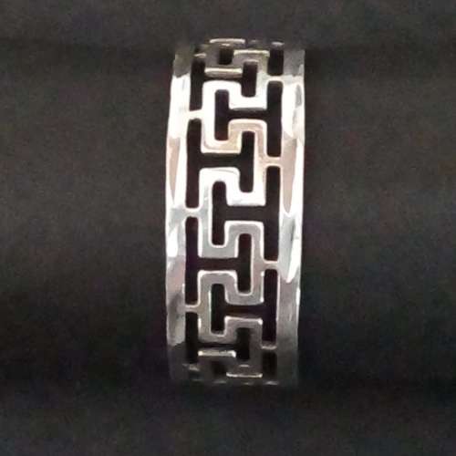 BEAUTIFUL FINE GREEK PATTERN STERLING SILVER 925. BAND - SIZE S - PLEASE READ BELOW.