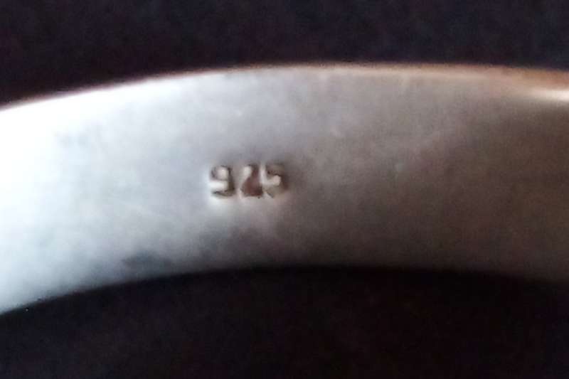 QUALITY VINTAGE SOLID .925 STERLING SILVER CUFF BANGLE - 8.5mm WIDTH.