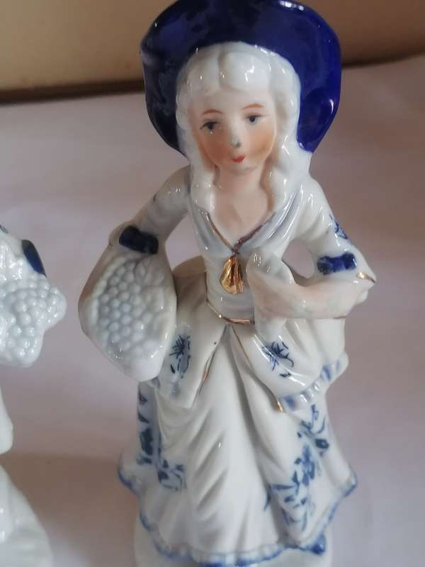 VINTAGE VICTORIAN COUPLE - PORCELIAN HAND PAINTED  - SEE BELOW FOR MORE INFO.