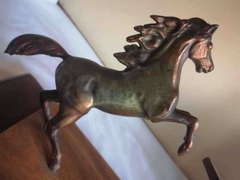 STUNNING ANTIQUE BRONZE HORSE SMOKKING PIPE HOLDER - HAND MADE SOLID WOOD  - SEE BELOW  INFO.