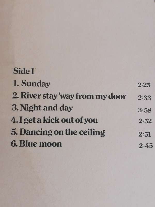 THE BEST OF FRANK SINATRA - VINYL IN EXCELLENT CONDITION - SEE BELOW FOR INFO.