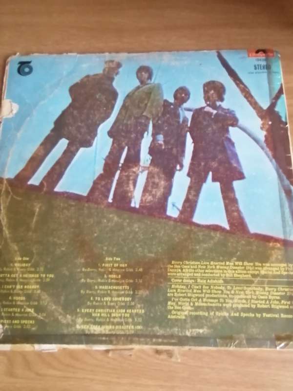 BEST OF BEE GEES - VINYL IN VERY GOOD CONDITION - SEE BELOW FOR INFO.