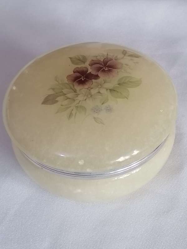 GENUINE ALABASTER HAND CARVED HOLDER, MADE IN ITALY - HIGHLY COLLECTABLE - SEE BELOW.