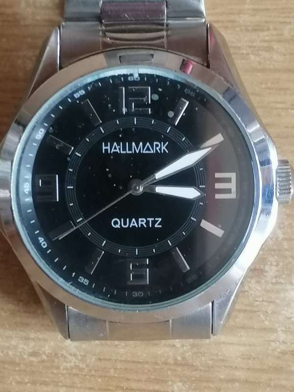 Very nice looking Hallmark men's watch, very good condition.