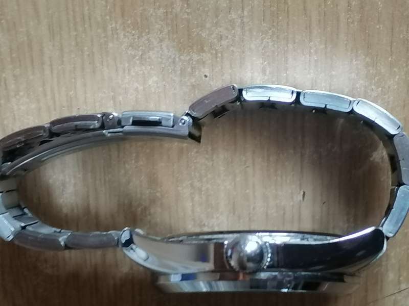 Very nice looking Hallmark men's watch, very good condition.