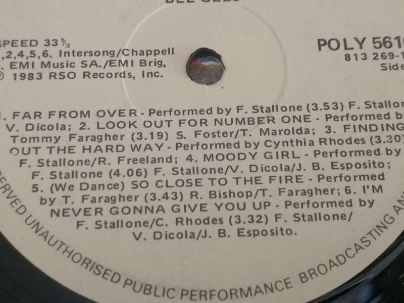 STAYING ALIVE (ORIGINAL PICTURE SOUNDTRACK) - VINYL IN EXCELLENT CONDITION - SEE BELOW FOR INFO.