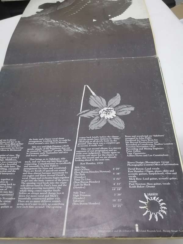 URIAH HEEP (SALISBURY) - VINYL IN VERY GOOD CONDITION - SEE BELOW FOR INFO.