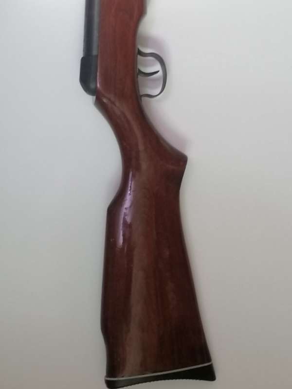 LONG NECK BREAK BARREL-AIR RIFLE -WITH BAG & TARGET PRACTICE CARDS - SEE BELOW FOR INFO.