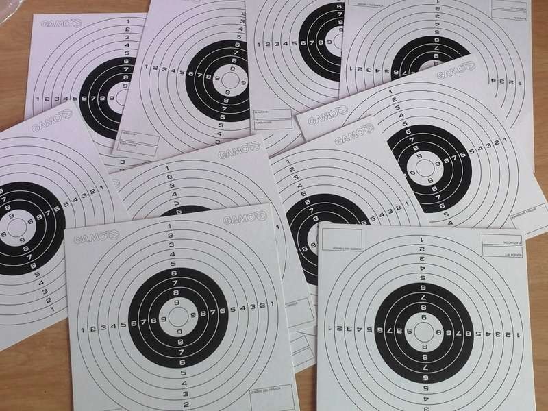 LONG NECK BREAK BARREL-AIR RIFLE -WITH BAG & TARGET PRACTICE CARDS - SEE BELOW FOR INFO.
