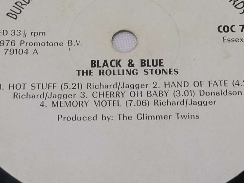 THE ROLLING STONES (BLACK AND BLUE) - VINYL IN VERY GOOD CONDITION - SEE BELOW FOR INFO.