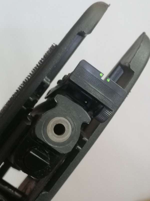 CAMO WHISPER-X VAMPIR AIR RIFLE -WITH BAG & TARGET PRACTICE CARDS - SEE BELOW FOR INFO.