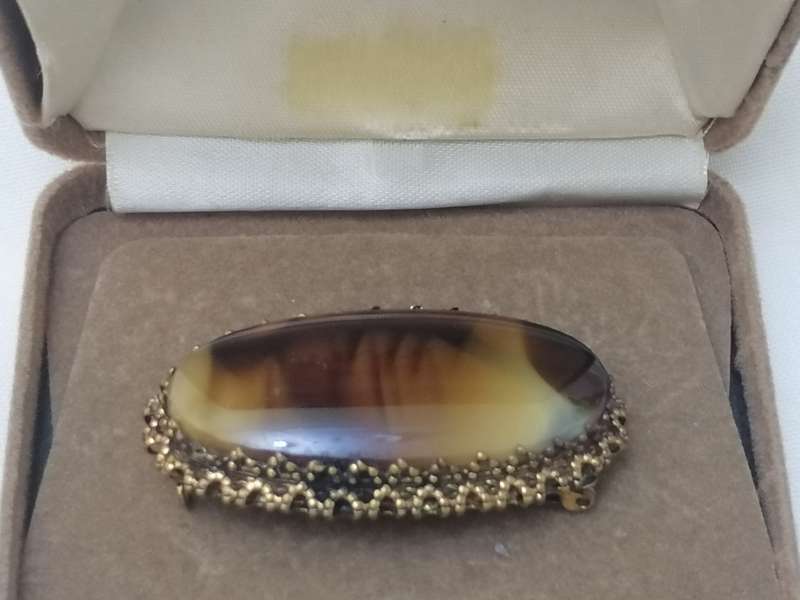 VINTAGE - STUNNING OLD BROOCH WITH TIGER EYE STONE - GREAT CONDITION - PLEASE READ BELOW.