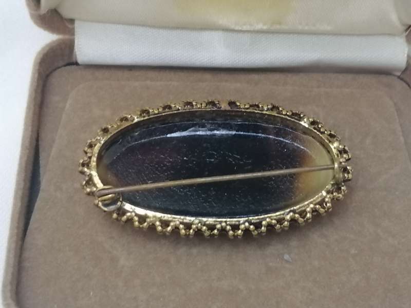 VINTAGE - STUNNING OLD BROOCH WITH TIGER EYE STONE - GREAT CONDITION - PLEASE READ BELOW.