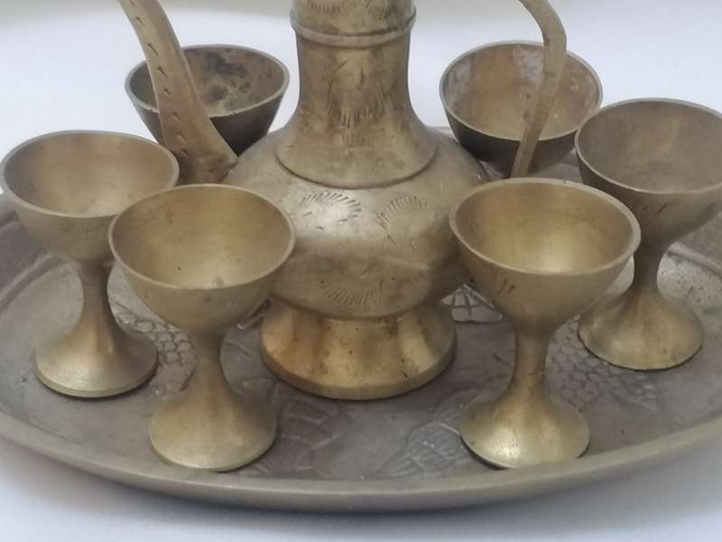 STUNNING MINIATURE AFTABA ETCHED DESIGN TEA BRASS SET - VERY GOOD CONDITION - PLEASE READ BELOW.