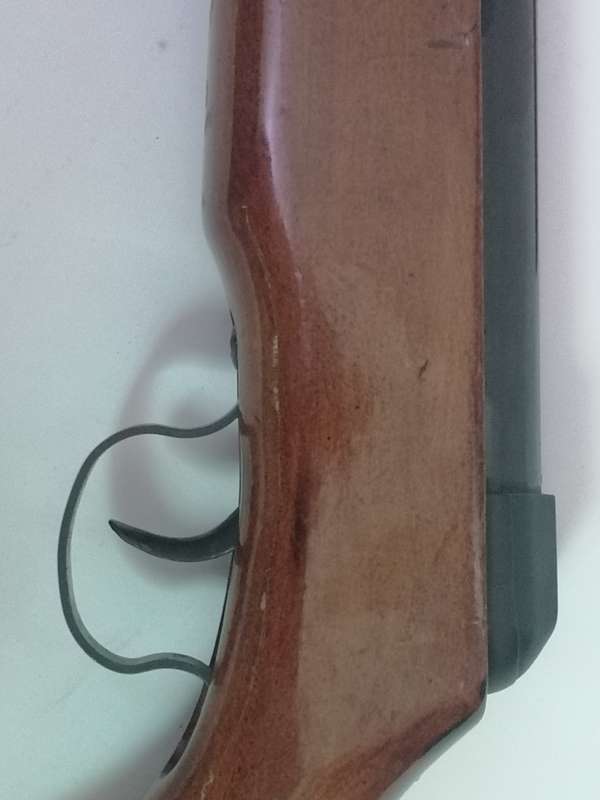 BREAK BARREL-AIR RIFLE WITH BAG MADE IN SHANGHAI CHINA - SEE BELOW FOR INFO.