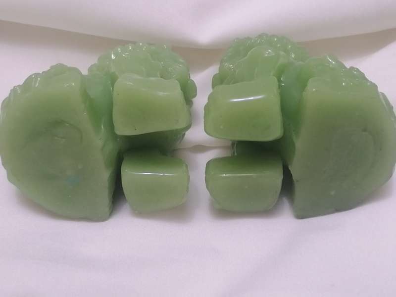 STUNNING VINTAGE - 2x CARVED JADE GREEN TEMPLE CHINESE FOO DOGS - GREAT VALUE - PLEASE READ BELOW.