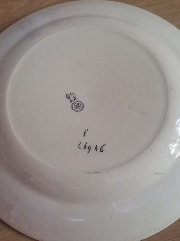 ROYAL DOULTON - PORCELAIN - COLLECTION ELF PLATE - GREAT ITEM - PLEASE READ BELOW.