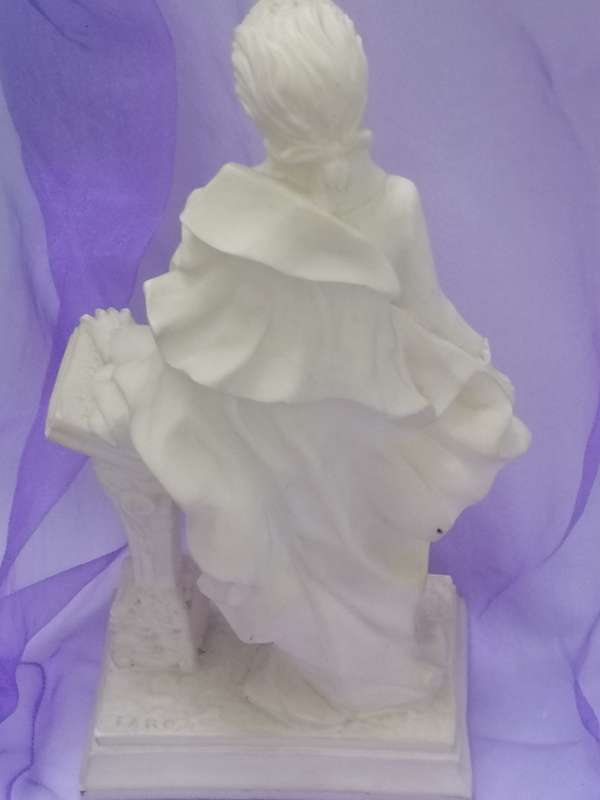 VINTAGE - MOZART (WOLFGANG AMADEUS) WHITE RESIN STATUE - VERY GOOD CONDITION - PLEASE READ BELOW.