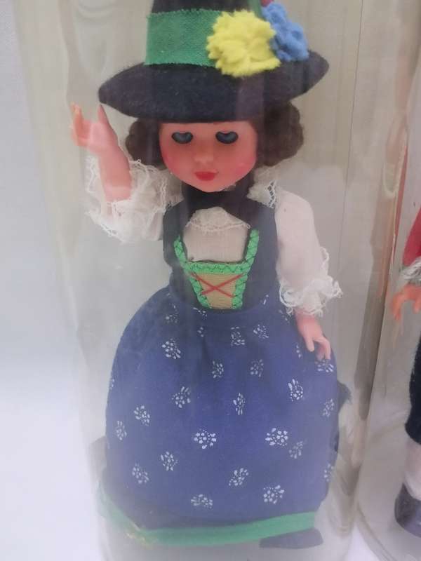 VINTAGE - AUSTRIAN (INNSBRUCK) HANDCRAFTED MINIATURE DOLLS -VERY GOOD CONDITION - PLEASE READ BELOW.