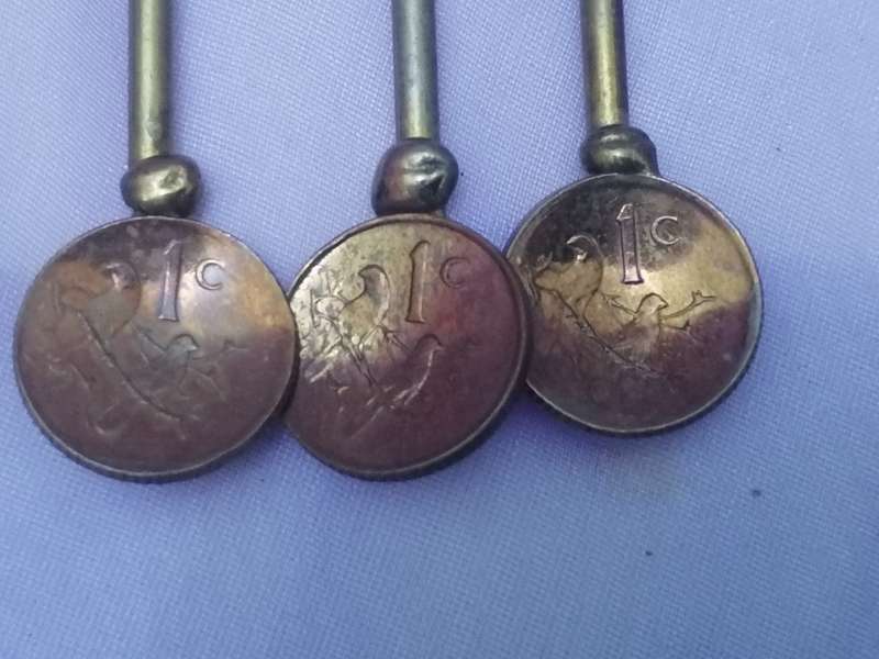 VINTAGE - STUNNING HAND MADE SA 1 CENT  BRASS  DESIGN SPOONS - VERY GOOD COND. - PLEASE READ BELOW.