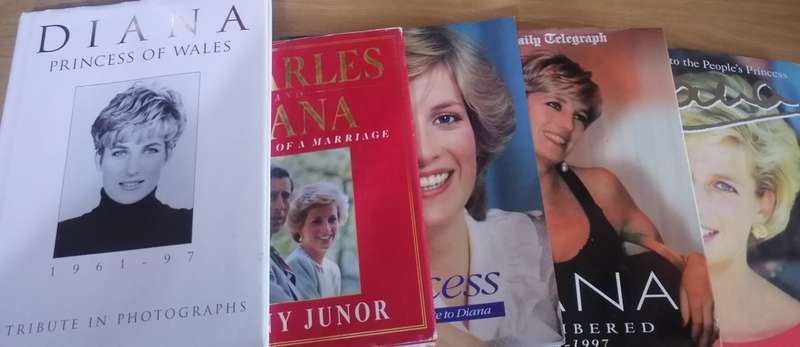 GREAT COLLECTION OF 5x PRINCESS DIANA OF WALES BOOKS - VERY GOOD CONDITION - SEE BELOW.