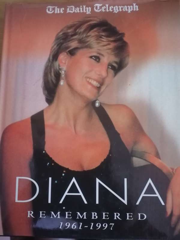 GREAT COLLECTION OF 5x PRINCESS DIANA OF WALES BOOKS - VERY GOOD CONDITION - SEE BELOW.