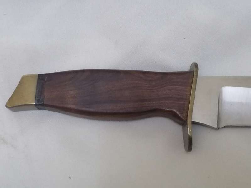 VINTAGE - STUNNING HANDMADE HUNTERS KNIFE - GOOD CONDITION - PLEASE READ BELOW.