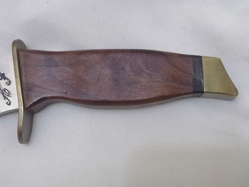 VINTAGE - STUNNING HANDMADE HUNTERS KNIFE - GOOD CONDITION - PLEASE READ BELOW.