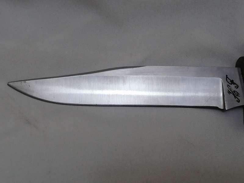 VINTAGE - STUNNING HANDMADE HUNTERS KNIFE - GOOD CONDITION - PLEASE READ BELOW.