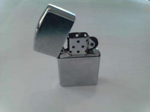 5X Flip Lighters (silver) look just like zippo