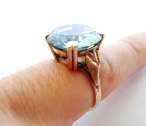 GORGEOUS!! LARGE VINTAGE 9ct ROSE GOLD & BLUE TOPAZ RING SIZE O 6.4gr GORGEOUS!! LARGE VINTAGE 9ct
