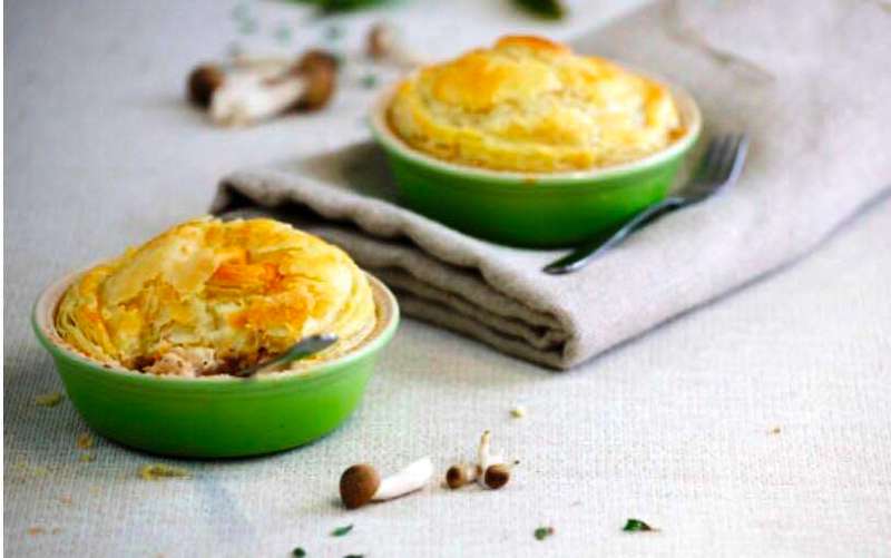 Le Creuset Pie Dishes  - 4 RED