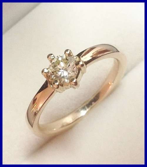 L@@K! GENUINE 0.35 CARAT DIAMOND AND SOLID GOLD RING! MUST SEE!