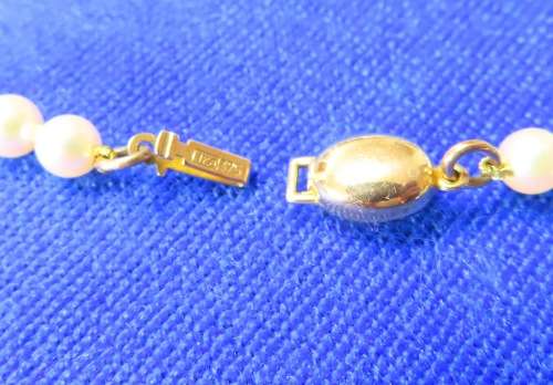 REDUCED- FINE AKOYA SEAWATER OYSTER PEARL NECKLACE WITH SOLID 9CT GOLD CLASP!