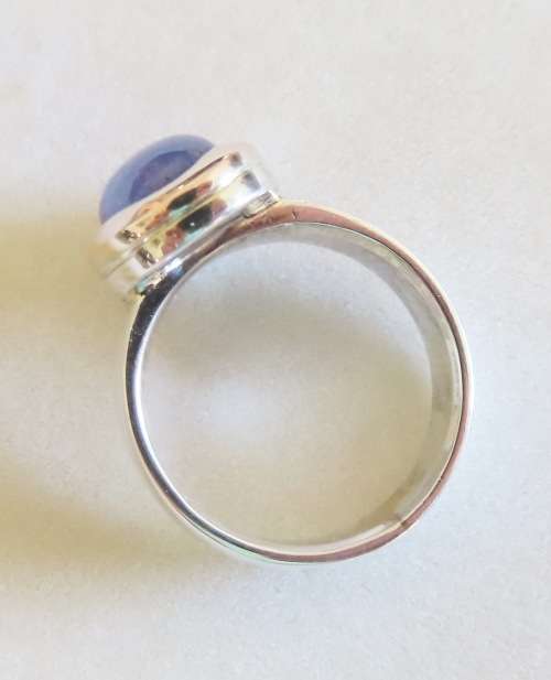 BEAUTIFUL GENUINE TANZANITE RING SET IN SOLID NINE CARAT GOLD AND STERLING SILVER!