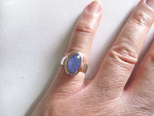 BEAUTIFUL GENUINE TANZANITE RING SET IN SOLID NINE CARAT GOLD AND STERLING SILVER!