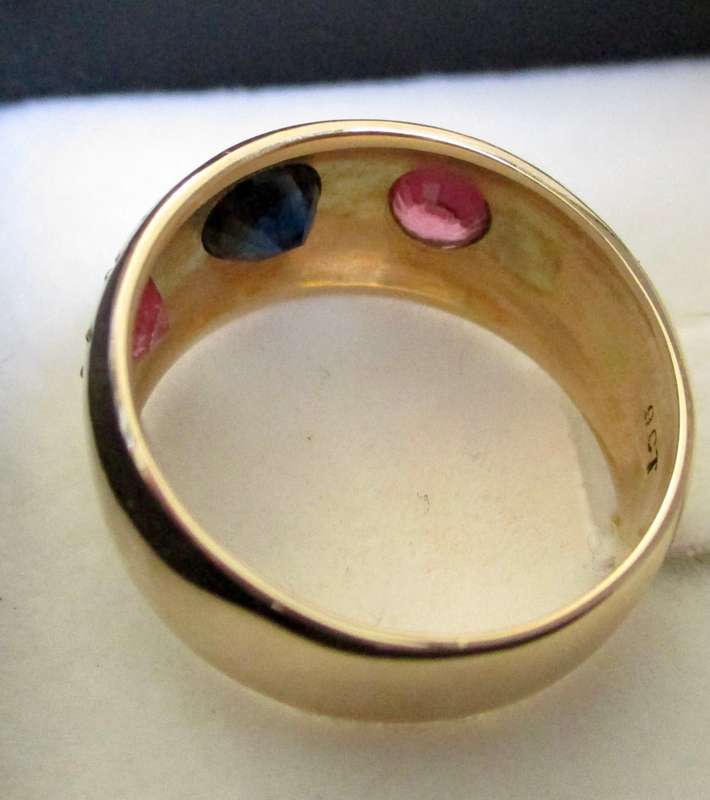 WOW!! Vintage Solid 9 Carat GOLD, Sapphire, and Ruby Ring 9ct!