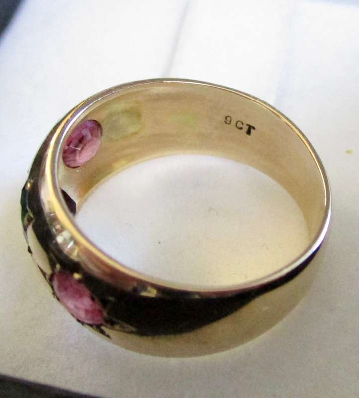 WOW!! Vintage Solid 9 Carat GOLD, Sapphire, and Ruby Ring 9ct!