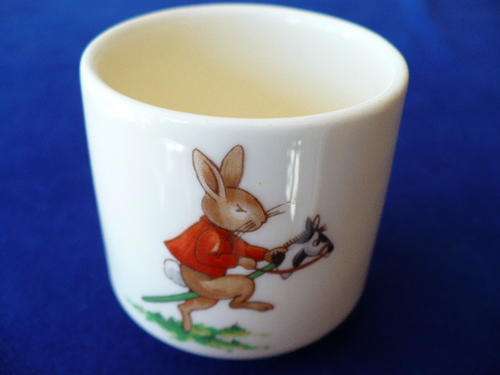 ***** VINTAGE ROYAL DOULTON BUNNYKINS EGG CUP FINE CHINA EGGCUP DELIGHTFUL! *****
