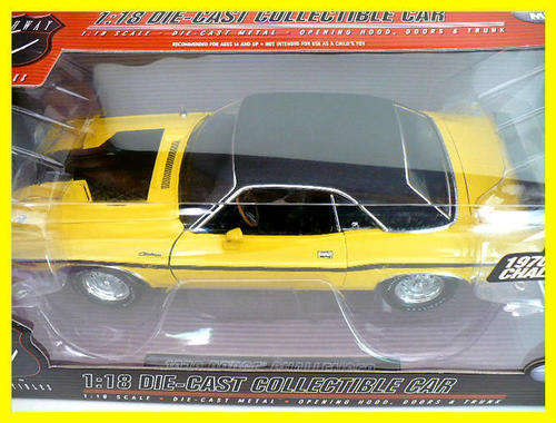 NEW BLACK ROOF & BANANA YELLOW 1970 Highway 61 Dodge Challenger R/T 1/18 # 50469