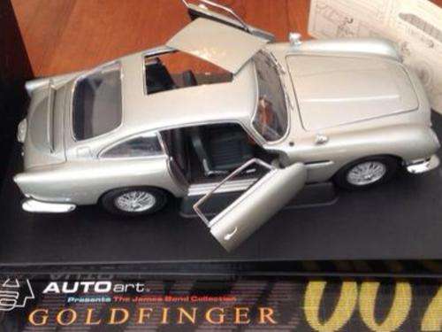 RARE Autoart 1/18 JAMES BOND Aston Martin DB5 with Weapons 007 Car Collection AUTO ART Please Read