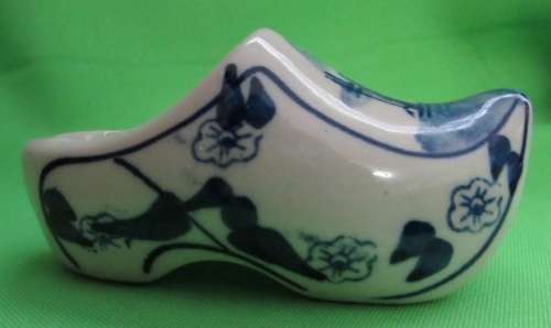 Hand painted Delft blue and white porcelain clog ashtray