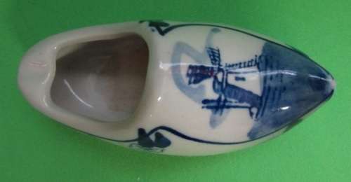 Hand painted Delft blue and white porcelain clog ashtray