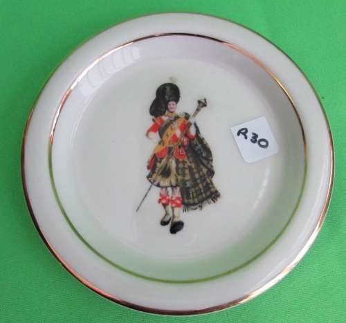 Pin Tray White Lable Dewar`s Finest Scotch Whisky