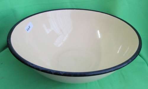 Medium enamel mixing bowl