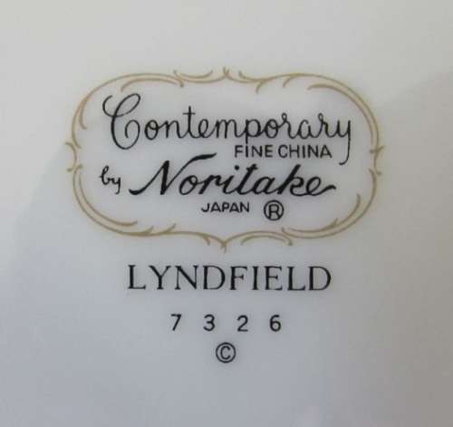 Noritake lyndfield dinner set for 8  settings (34 Piece)