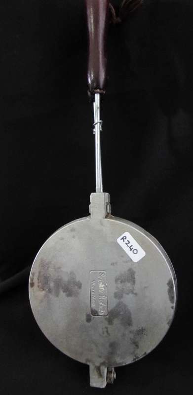 Vintage snackle products waffle maker
