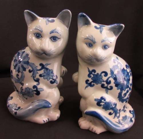 Beautiful blue and white cat ornaments