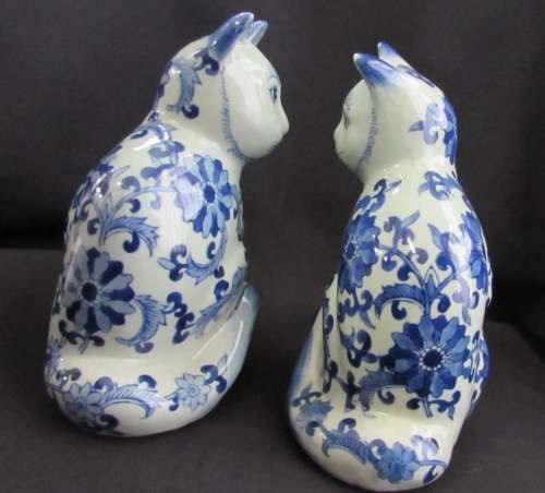 Beautiful blue and white cat ornaments